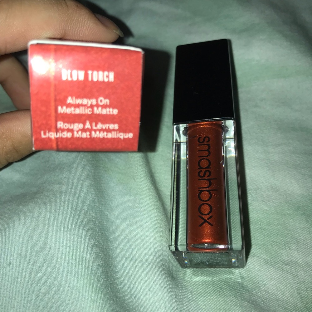 smashbox lipstick - blow torch